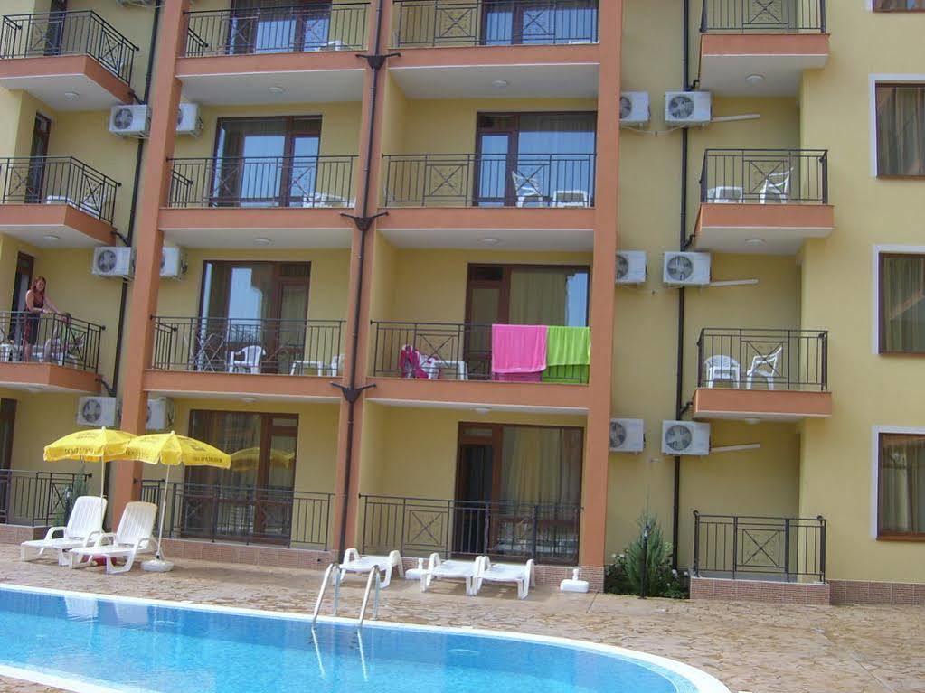 Siana 3 Suits Pomorie Luaran gambar