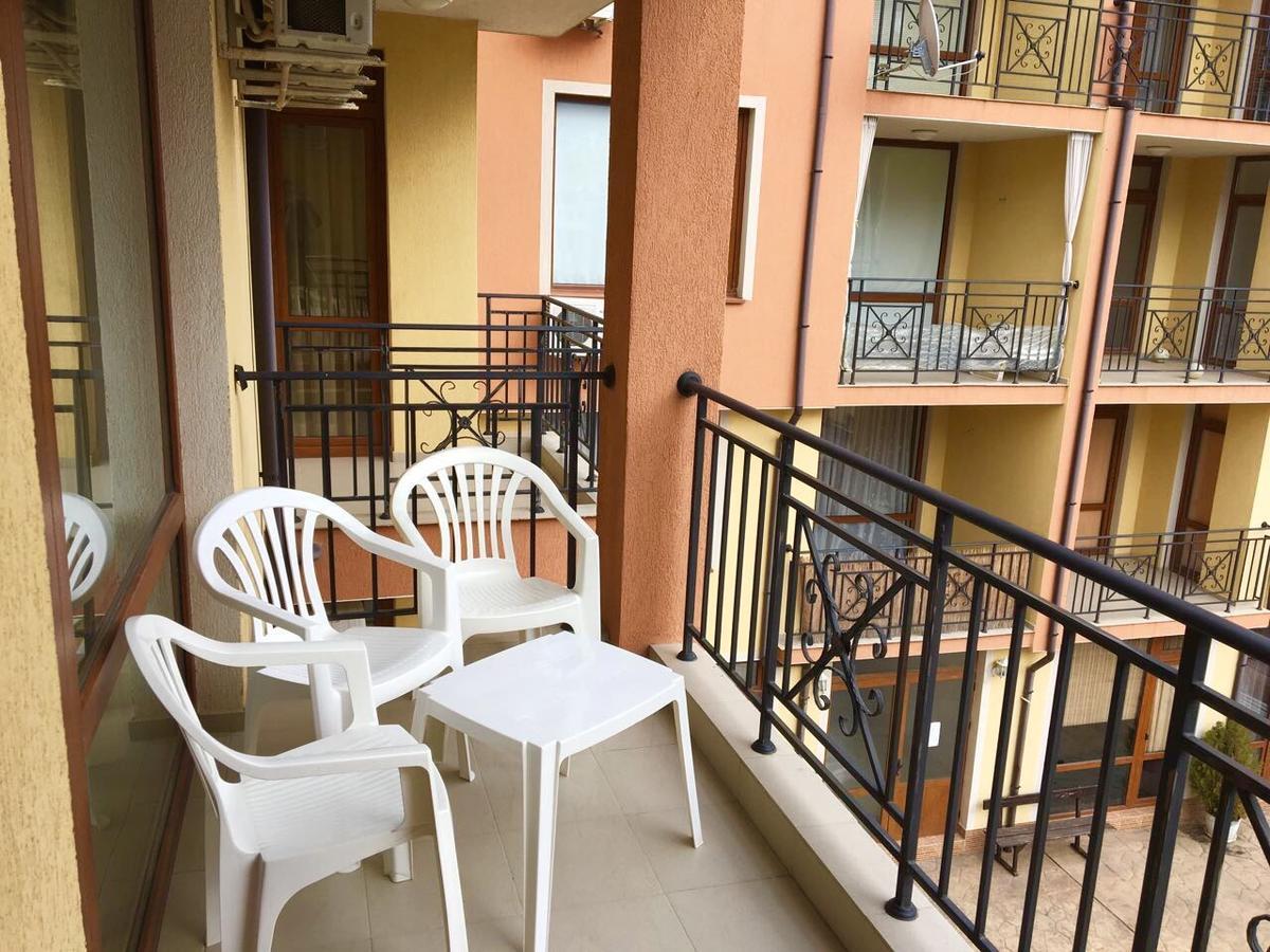 Siana 3 Suits Pomorie Luaran gambar