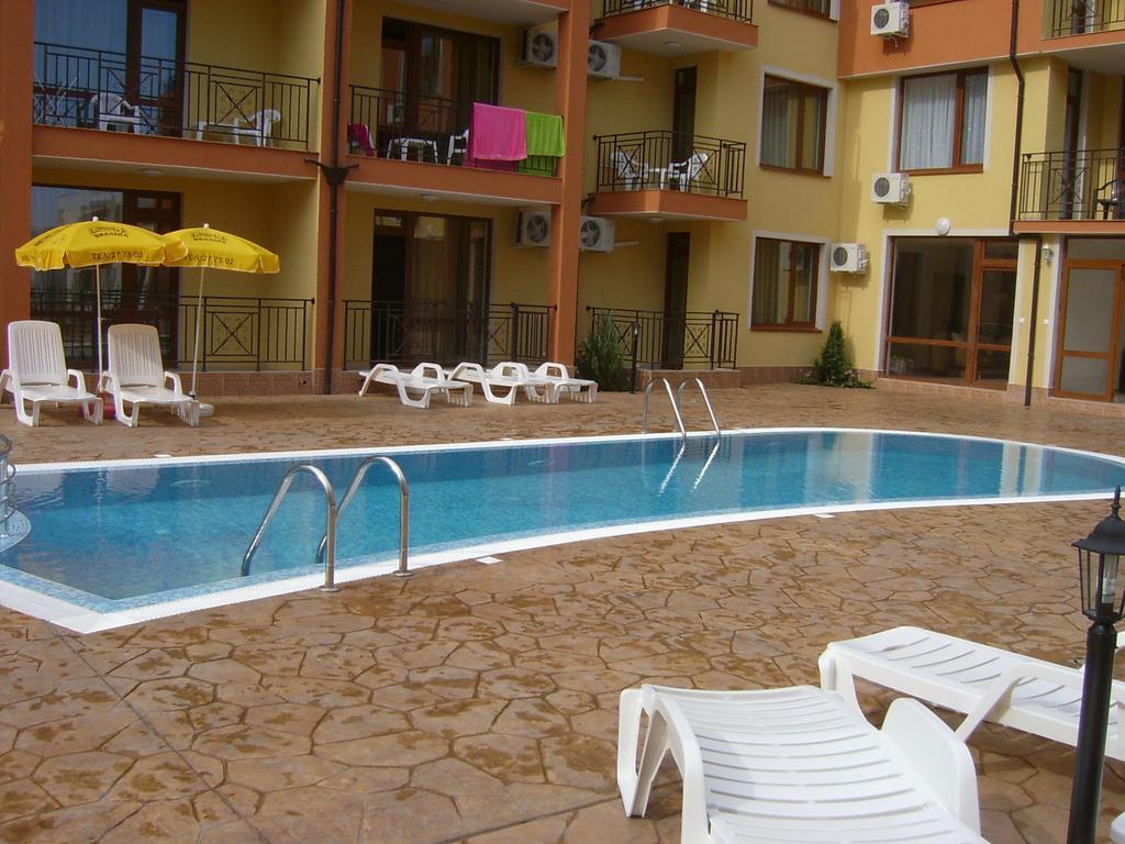 Siana 3 Suits Pomorie Luaran gambar